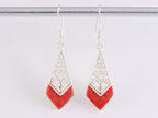Opengewerkte zilveren oorbellen met rode koraal steen afbeelding 3