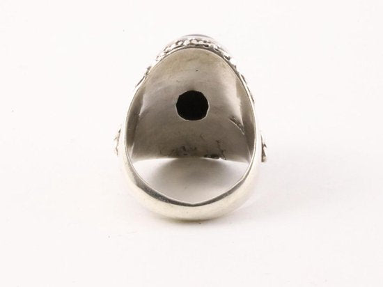 Zware bewerkte zilveren ring met onyx afbeelding 4