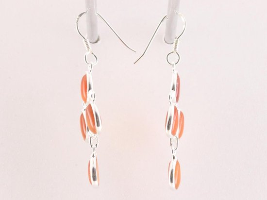 Lange fijne zilveren oorbellen met carneool afbeelding 2