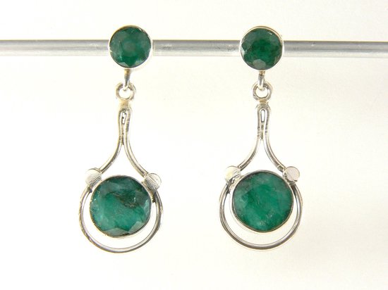 Opengewerkte zilveren oorstekers met smaragd afbeelding 1