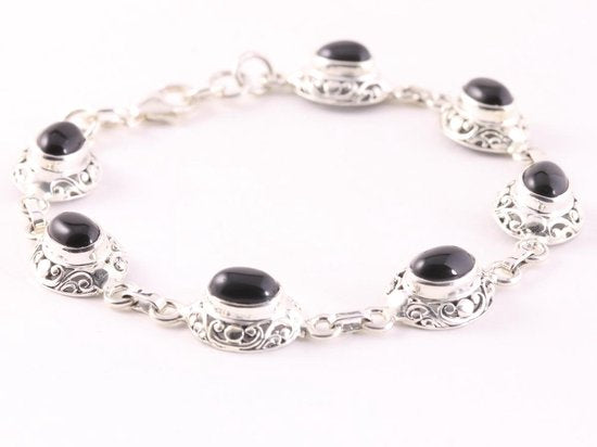 Bewerkte zilveren armband met onyx afbeelding 2