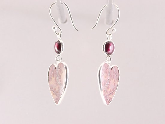 Hartvormige zilveren oorbellen met roze rhyoliet en granaat afbeelding 2