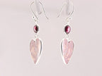 Hartvormige zilveren oorbellen met roze rhyoliet en granaat afbeelding 2