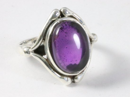 Bewerkte zilveren ring met amethist afbeelding 1