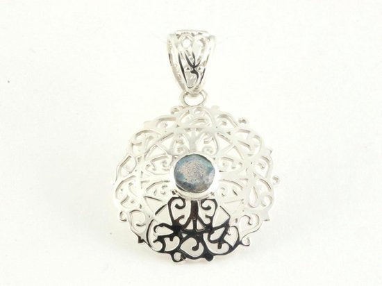 Opengewerkte zilveren hanger met labradoriet afbeelding 4