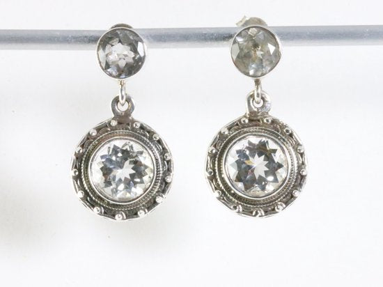 Ronde bewerkte zilveren oorstekers met bergkristal afbeelding 4