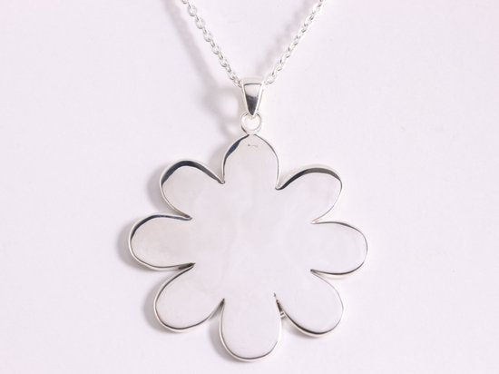 Grote zilveren hanger met lapis lazuli aan ketting afbeelding 3