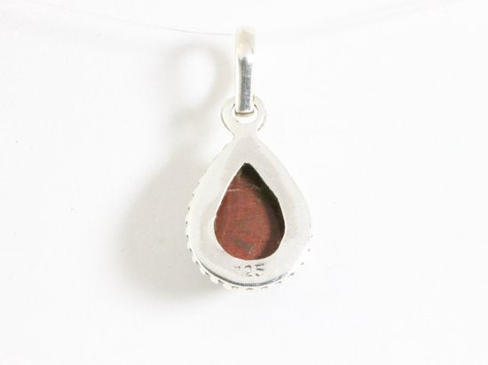 Fijne bewerkte druppelvormige zilveren hanger met rode tijgeroog afbeelding 3