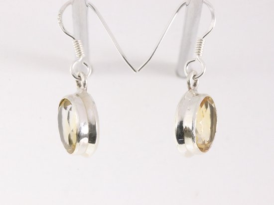 Fijne ovale zilveren oorbellen met citrien afbeelding 2
