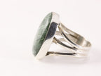 Grote ovale zilveren ring met groene serafiniet afbeelding 2