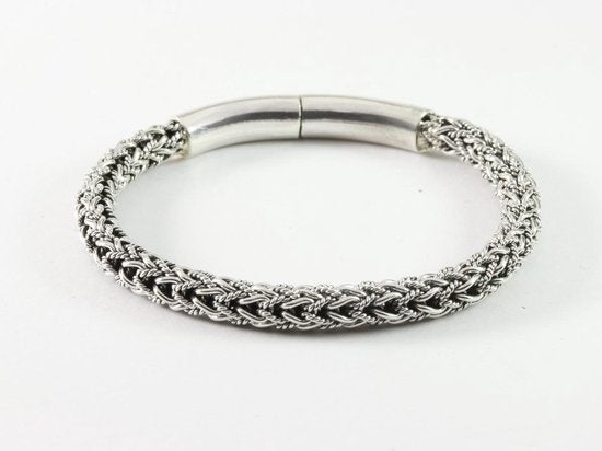 Ronde gevlochten zilveren armband met kliksluiting afbeelding 3