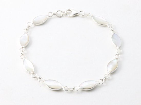 Hoogglans zilveren armband met parelmoer afbeelding 1