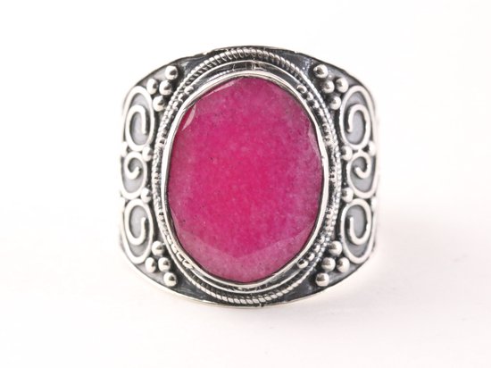 Bewerkte zilveren ring met robijn afbeelding 4