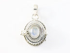 Traditioneel bewerkt zilveren medaillon met regenboog maansteen afbeelding 4