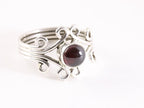 Fijne opengewerkte zilveren ring met granaat afbeelding 1