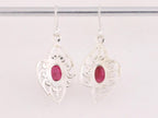 Opengewerkte zilveren oorbellen met robijn afbeelding 3