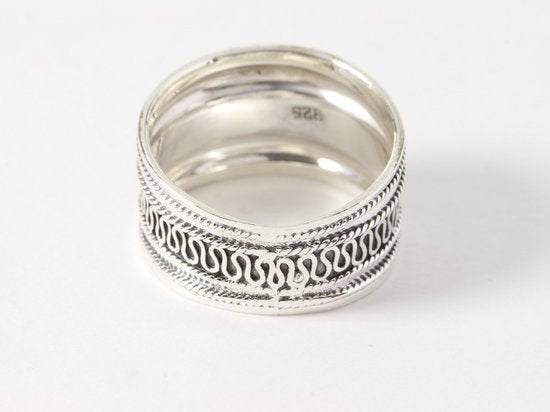 Brede zilveren ring met meandergravering afbeelding 3