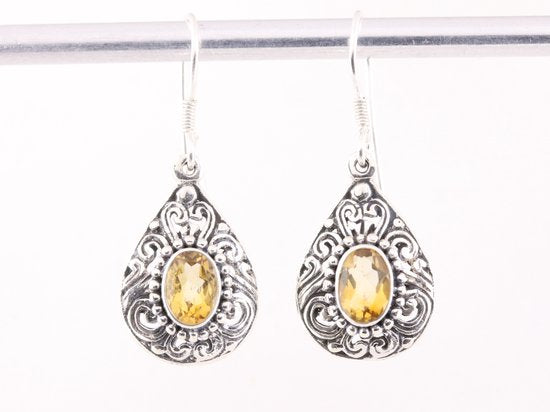 Opengewerkte zilveren oorbellen met citrien afbeelding 4