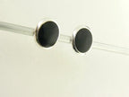 Fijne ovale zilveren oorstekers met onyx afbeelding 3