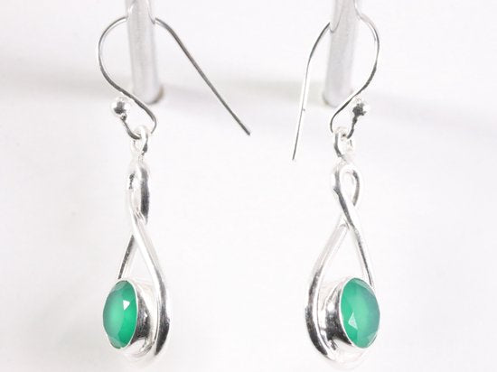 Opengewerkte zilveren oorbellen met groene onyx afbeelding 2