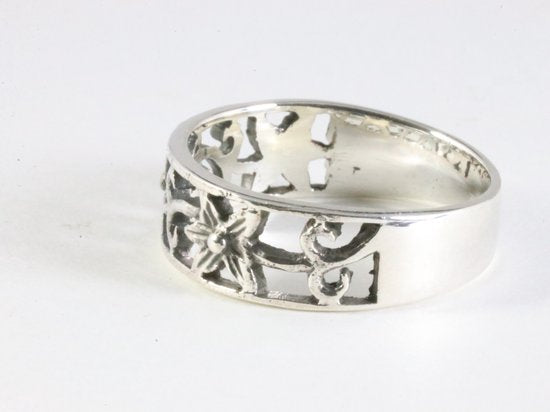Fijne opengewerkte zilveren ring met bloemen patroon afbeelding 2