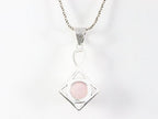 Opengewerkte zilveren hanger met rozenkwarts aan ketting afbeelding 3
