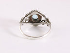 Fijne bewerkte zilveren ring met blauwe topaas afbeelding 3
