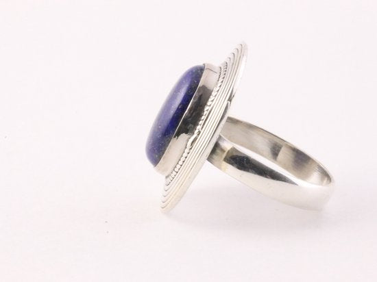 Bewerkte ovale zilveren ring met lapis lazuli afbeelding 2