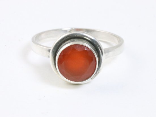 Fijne ronde zilveren ring met carneool afbeelding 4