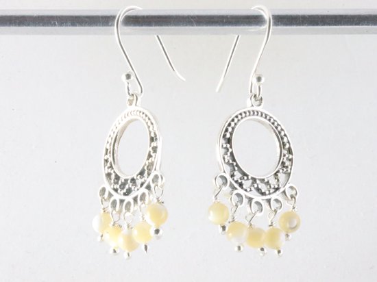Opengewerkte zilveren oorbellen met gele maansteen afbeelding 2