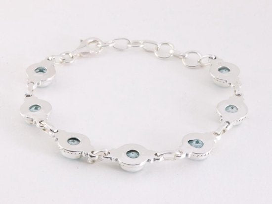 Bewerkte zilveren schakelarmband met blauwe topaas afbeelding 3
