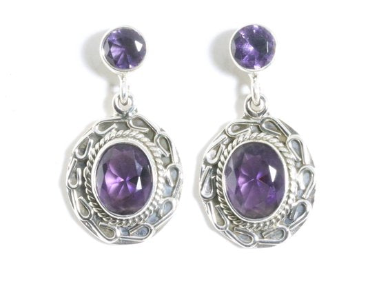 Bewerkte zilveren oorstekers met amethist afbeelding 1