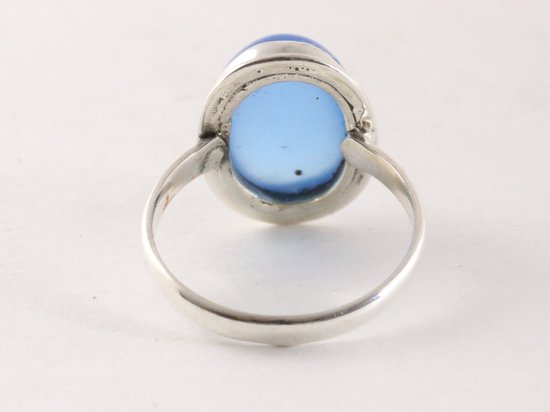 Ovale zilveren ring met blauwe chalcedoon afbeelding 3