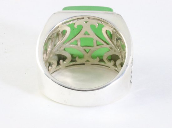 Zware bewerkte zilveren ring met groene opaal afbeelding 3