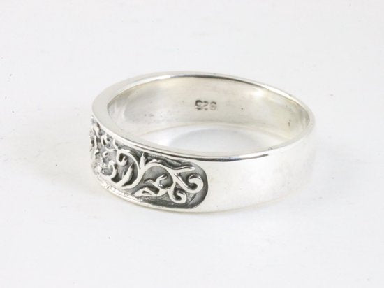 Zilveren ring met bloem gravering afbeelding 2