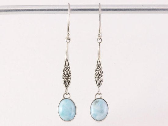 Lange fijn bewerkte zilveren oorbellen met larimar afbeelding 4