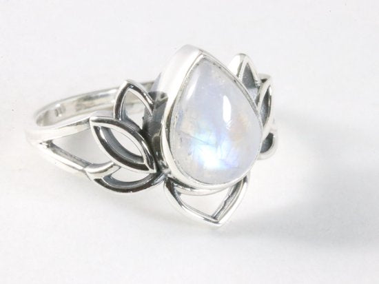 Opengewerkte zilveren lotus bloem ring met regenboog maansteen afbeelding 1