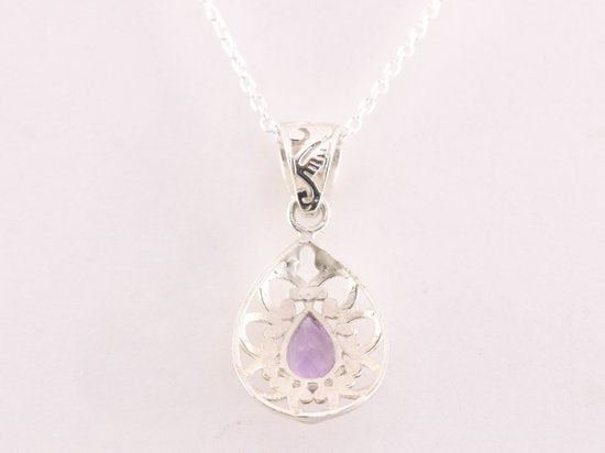 Opengewerkte druppelvormige zilveren hanger met amethist aan ketting afbeelding 3