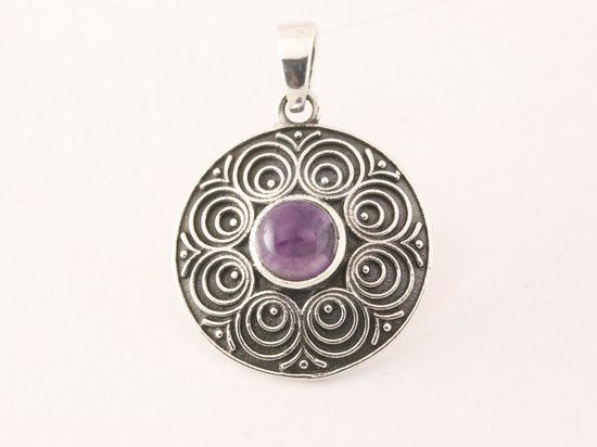 Ronde bewerkte zilveren hanger met amethist afbeelding 4