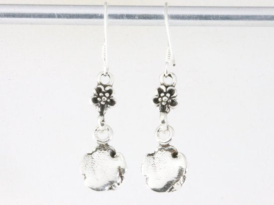 Fijne zilveren oorbellen met roosjes afbeelding 2