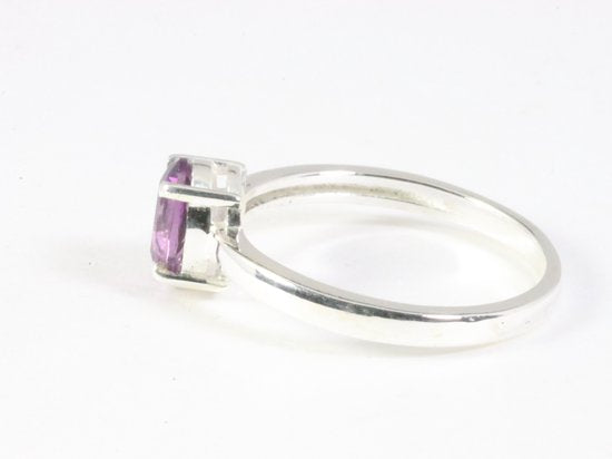 Fijne hoogglans zilveren ring met amethist afbeelding 2