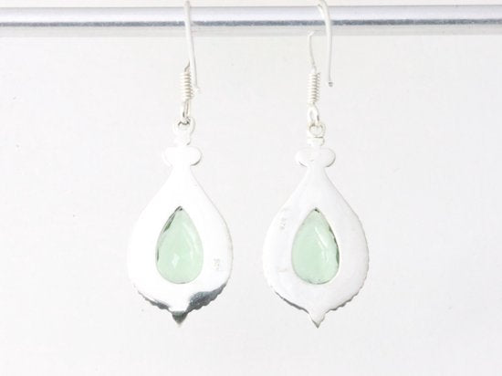 Bewerkte zilveren oorbellen met groene amethist afbeelding 3