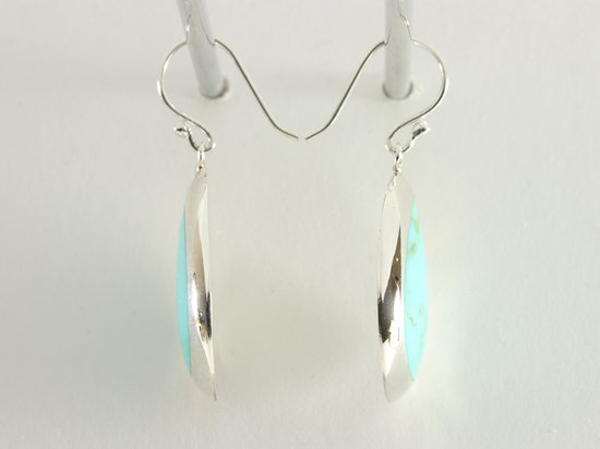 Grote druppelvormige zilveren oorbellen met parelmoer afbeelding 2