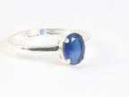 Fijne hoogglans zilveren ring met blauwe saffier afbeelding 1