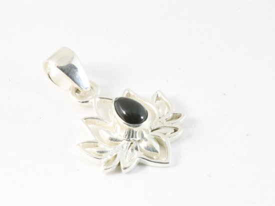 Fijne zilveren lotus hanger met onyx aan ketting afbeelding 2