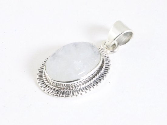 Fijne bewerkte ovale zilveren hanger met regenboog maansteen afbeelding 2