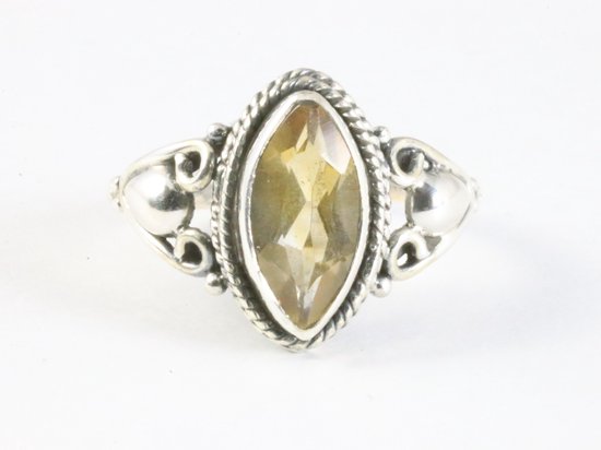 Fijne bewerkte zilveren ring met citrien afbeelding 4