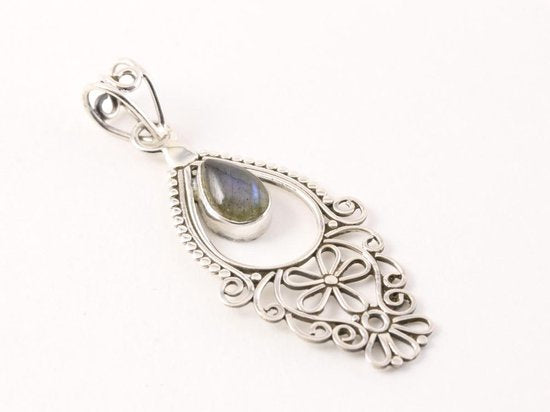 Fijne lange opengewerkte zilveren hanger met labradoriet afbeelding 2