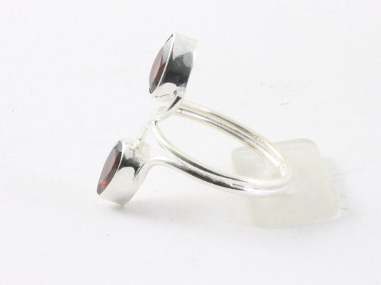 Fijne zilveren ring met granaat afbeelding 2