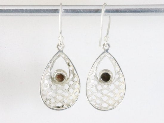 Opengewerkte zilveren oorbellen met tijgeroog afbeelding 2